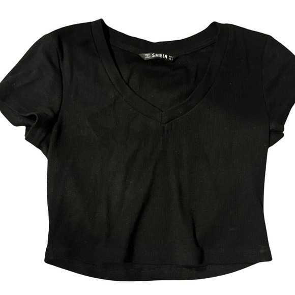 SHEIN black v mechanical crop top - Picture 1 of 2